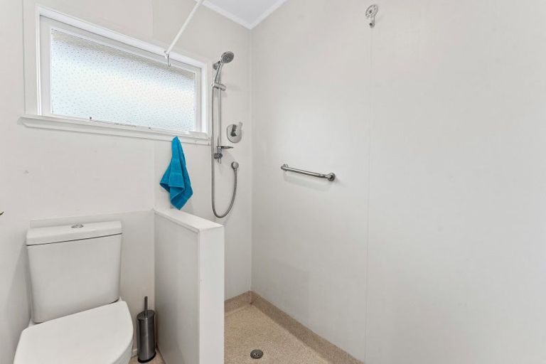 Photo of property in 2/1 Lingfield Street, Glenfield, Auckland, 0629