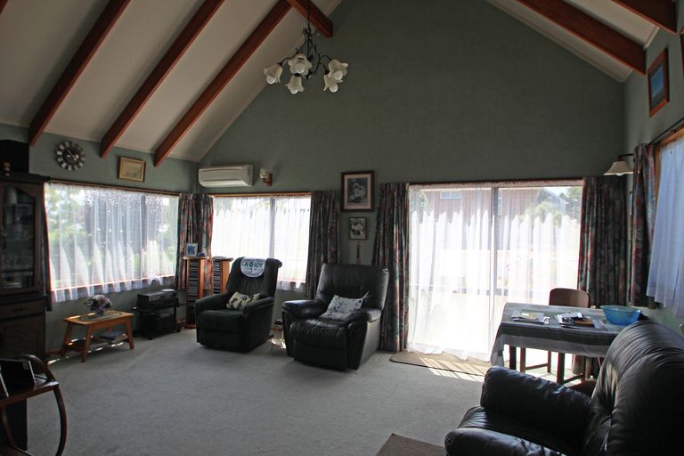 Photo of property in 1 Grove Avenue, Weston, Oamaru, 9401