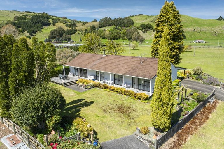 Photo of property in 906 Tukairangi Road, Acacia Bay, Taupo, 3385