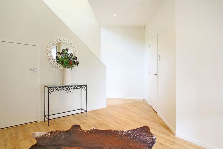 Photo of property in 64a Peterhouse Street, Tawa, Wellington, 5028