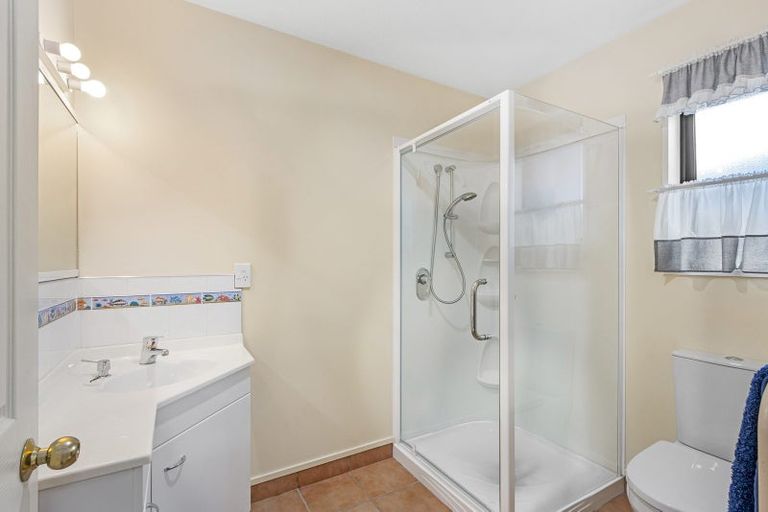 Photo of property in 21 Langley Place, Belfast, Christchurch, 8051