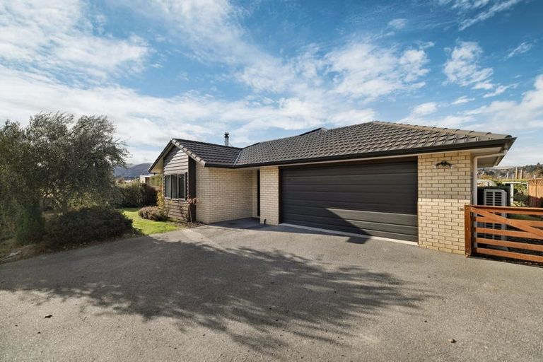 Photo of property in 2 Alice Burn Drive, Luggate, Cromwell, 9383