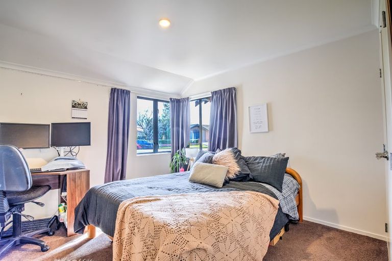 Photo of property in 14 Cairns Crescent, Rototuna, Hamilton, 3210