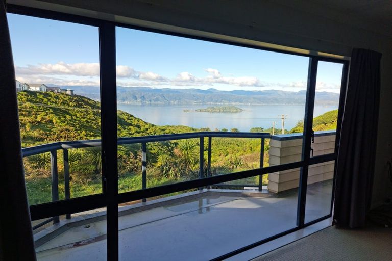 Photo of property in 140 Glanmire Road, Newlands, Wellington, 6037