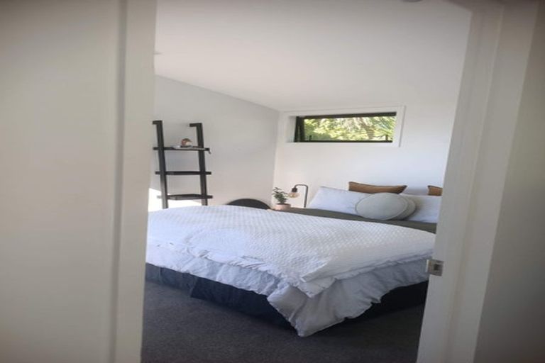 Photo of property in 2/182 Mount Pleasant, Mount Pleasant, Christchurch, 8081