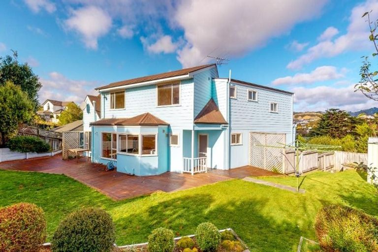 Photo of property in 24 Saunders Close, Whitby, Porirua, 5024