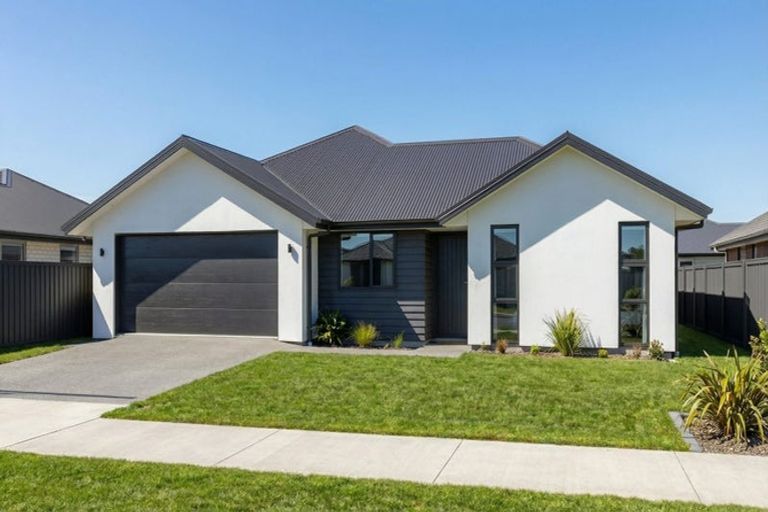 Photo of property in 14 Cumberland Crescent, Welcome Bay, Tauranga, 3112