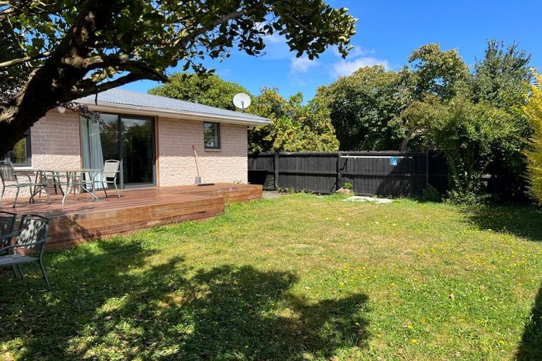 Photo of property in 135 Avonhead Road, Avonhead, Christchurch, 8042
