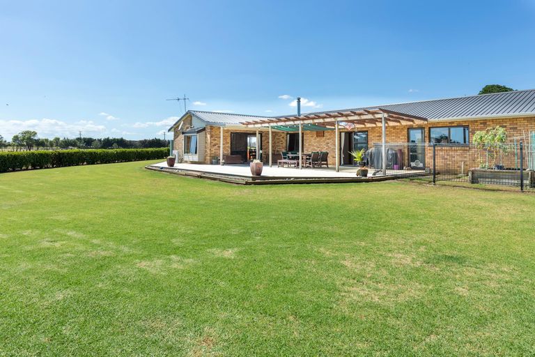 Photo of property in 1398 Glenbrook Waiuku Road, Glenbrook, Waiuku, 2681