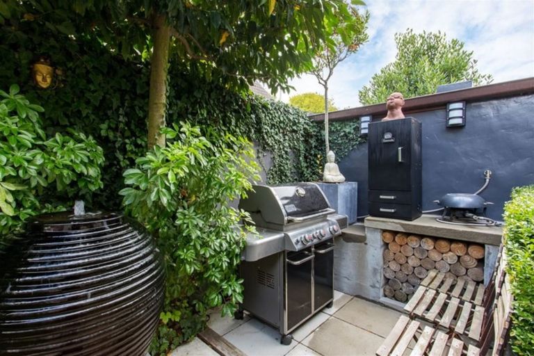 Photo of property in 40 Wroxton Terrace, Merivale, Christchurch, 8014