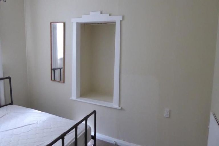 Photo of property in 10 Cavendish Square, Strathmore Park, Wellington, 6022