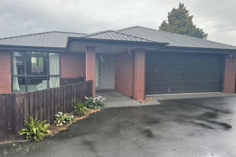 Photo of property in 32b New Brighton Road, Shirley, Christchurch, 8061