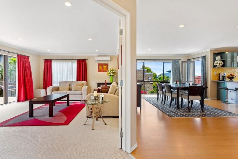 Photo of property in 12b Waikura Drive, Te Atatu Peninsula, Auckland, 0610