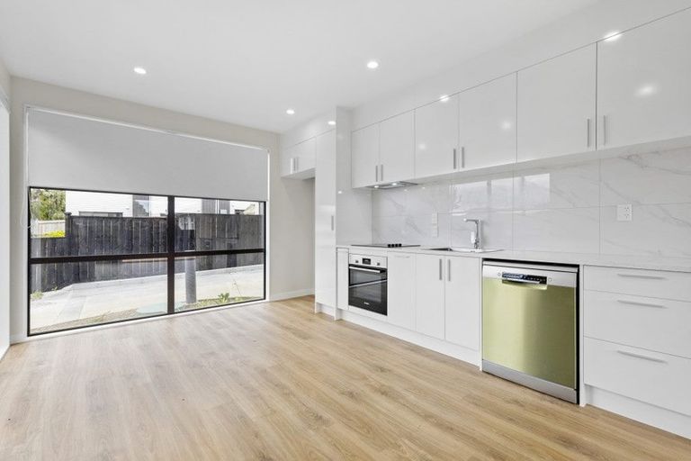 Photo of property in 8/8 Bagnall Avenue, Point England, Auckland, 1072