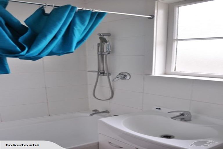 Photo of property in 79 Broderick Road, Johnsonville, Wellington, 6037