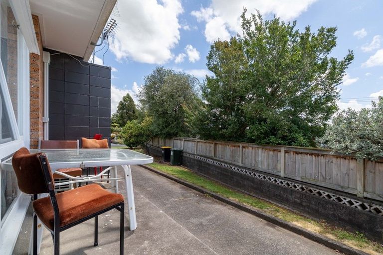 Photo of property in 2 Oak Street, Royal Oak, Auckland, 1023
