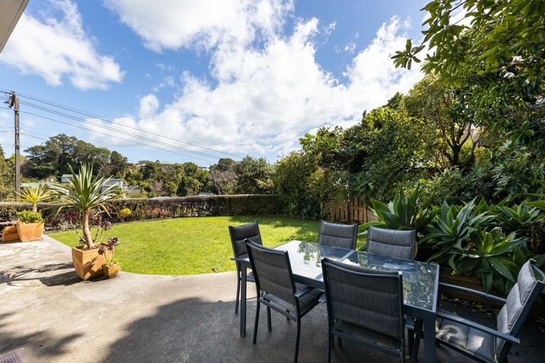 Photo of property in 75 Cutfield Road, New Plymouth, 4310