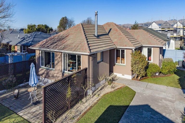 Photo of property in 61 Evesham Crescent, Spreydon, Christchurch, 8024