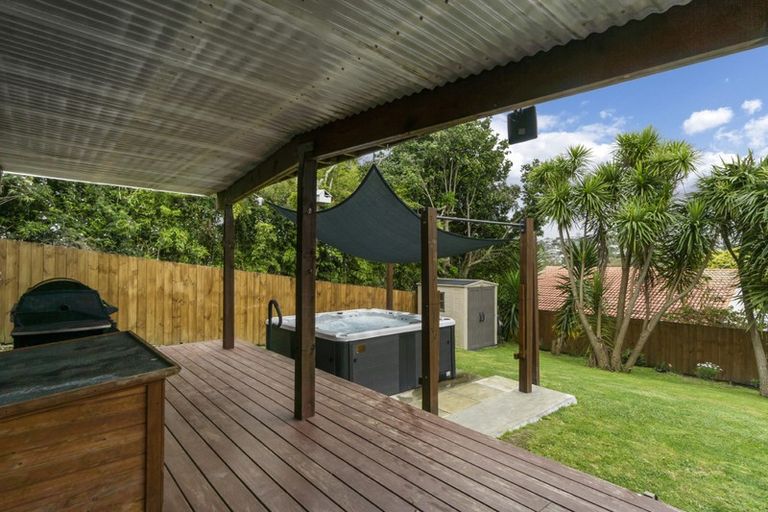 Photo of property in 24 Shanaway Rise, Hillcrest, Auckland, 0627