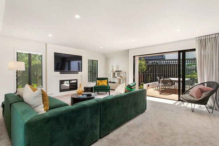 Photo of property in 2a Wairarapa Terrace, Merivale, Christchurch, 8014