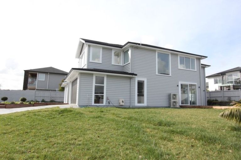 Photo of property in 16 Milano Boulevard, Karaka, Papakura, 2113