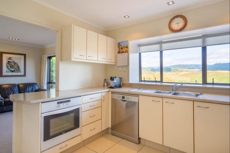 Photo of property in 58 Golf Road, Paraparaumu Beach, Paraparaumu, 5032