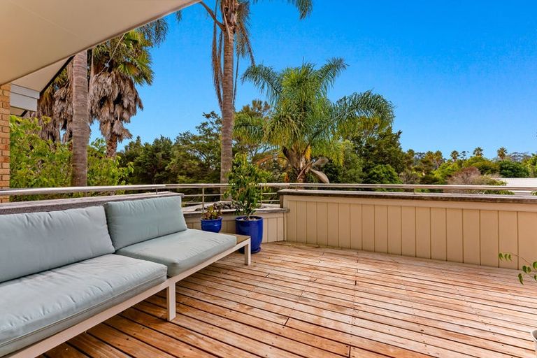 Photo of property in 12 Stonedge Lane, Rosedale, Auckland, 0632