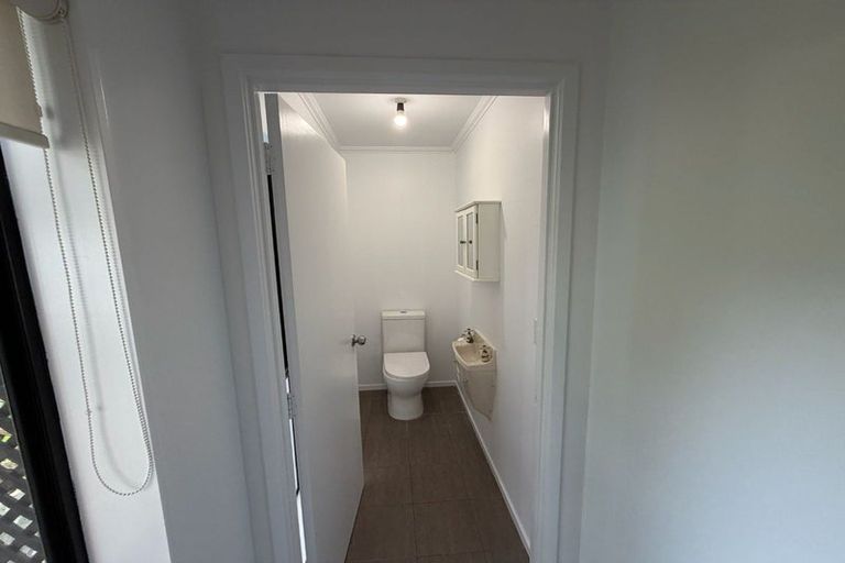 Photo of property in 1 Merville Avenue, Te Atatu South, Auckland, 0610