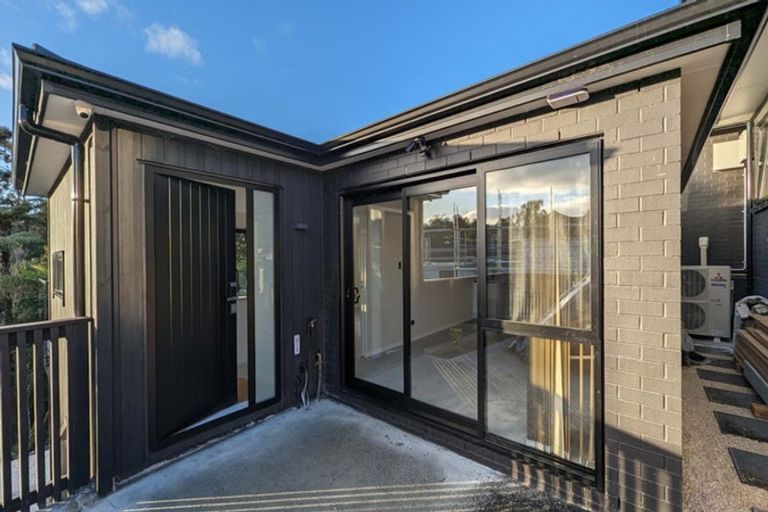 Photo of property in 8 Henry Blyth Lane, Greenhithe, Auckland, 0632