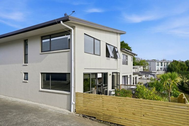 Photo of property in 9/12 Schnapper Rock Road, Schnapper Rock, Auckland, 0632