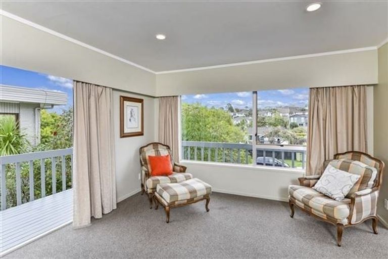 Photo of property in 61 Merriefield Avenue, Forrest Hill, Auckland, 0620