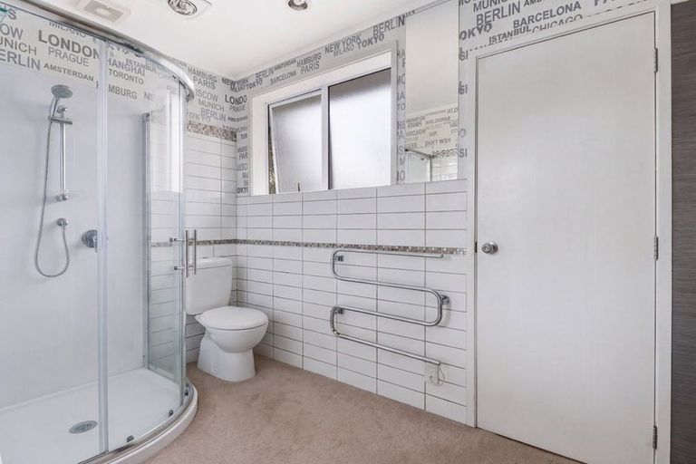 Photo of property in 11 Zita Avenue, Matakatia, Whangaparaoa, 0930