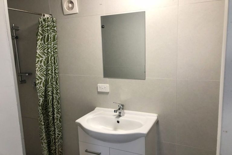 Photo of property in 1 Regatta Road, Torbay, Auckland, 0630