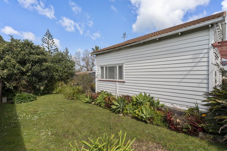 Photo of property in 68 Wolverton Street, Avondale, Auckland, 0600