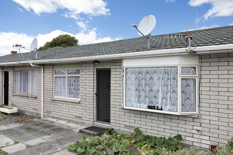 Photo of property in 2/297 Ruahine Street, Terrace End, Palmerston North, 4410