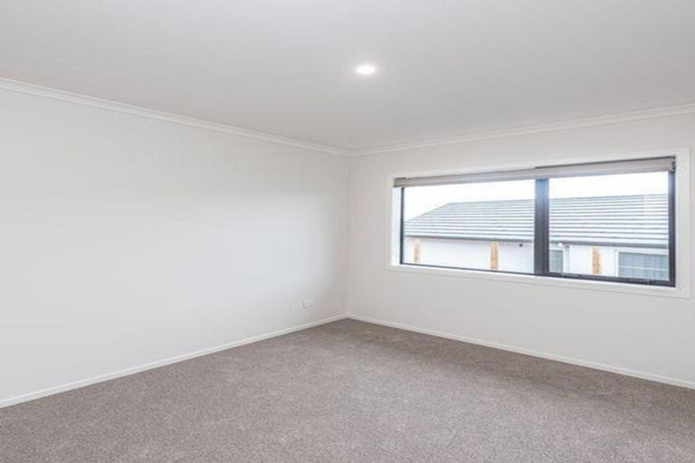 Photo of property in 32 Tirimoana Place, Otamatea, Whanganui, 4501