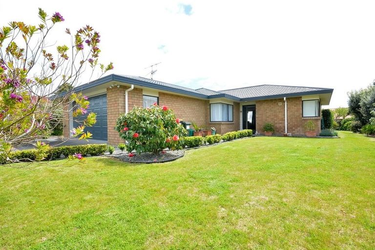 Photo of property in 125 Queens Road, Waikanae Beach, Waikanae, 5036