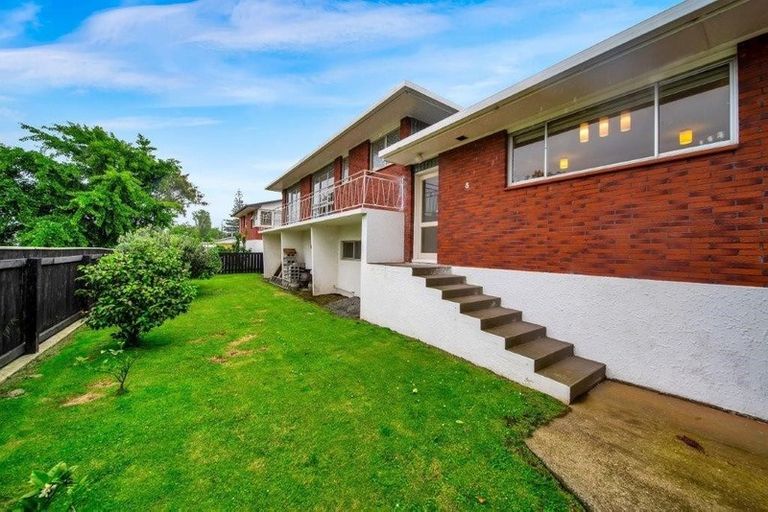 Photo of property in 17 Dives Avenue, Hawera, 4610