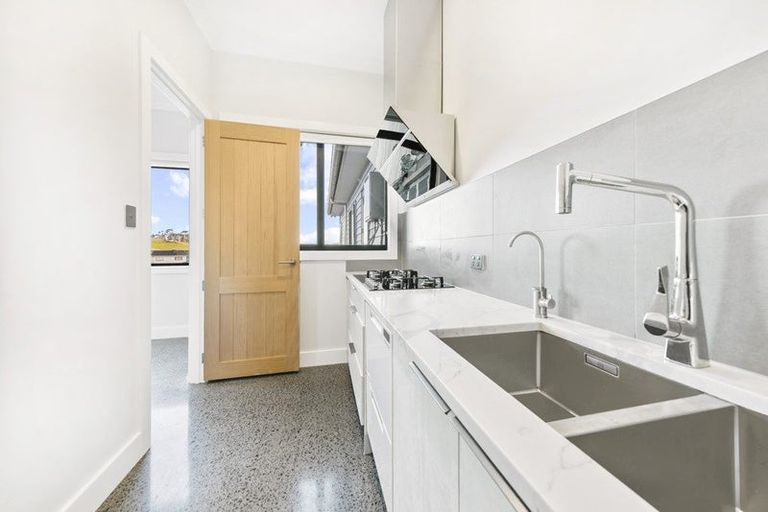 Photo of property in 21 Aileron Rise, Dairy Flat, Albany, 0794