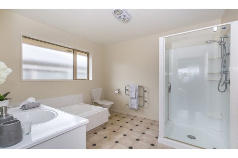 Photo of property in 24 Cooke Street, Somerfield, Christchurch, 8024