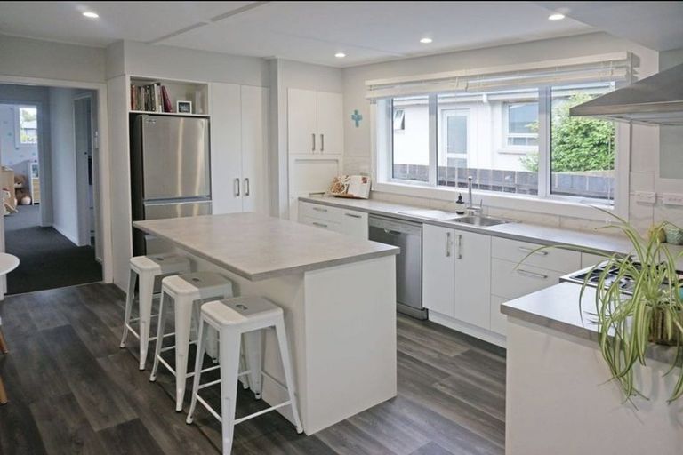 Photo of property in 12 Holloway Street, Waikiwi, Invercargill, 9810