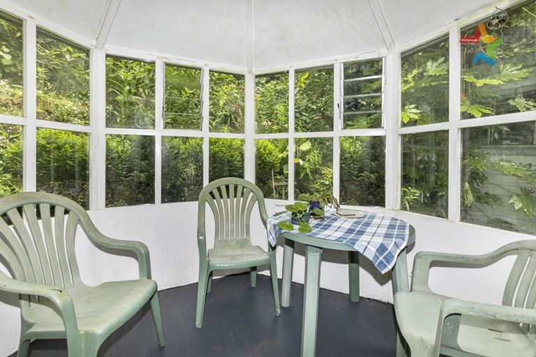 Photo of property in 32 Ferry Road, Days Bay, Lower Hutt, 5013