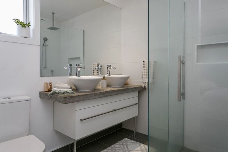 Photo of property in 27 Shepherd Road, Waipahihi, Taupo, 3330