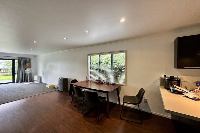Photo of property in 45 Sonoma Crescent, Oteha, Auckland, 0632