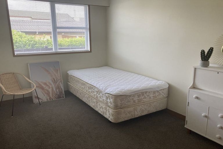 Photo of property in 2/12 The Parade, Bucklands Beach, Auckland, 2012