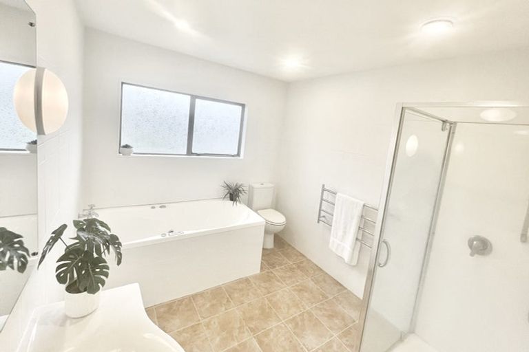 Photo of property in 2/28 Summit Drive, Torbay, Auckland, 0630