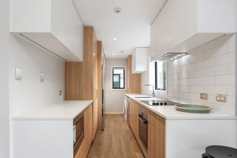 Photo of property in 2/18 Carlton Mill Road, Merivale, Christchurch, 8014