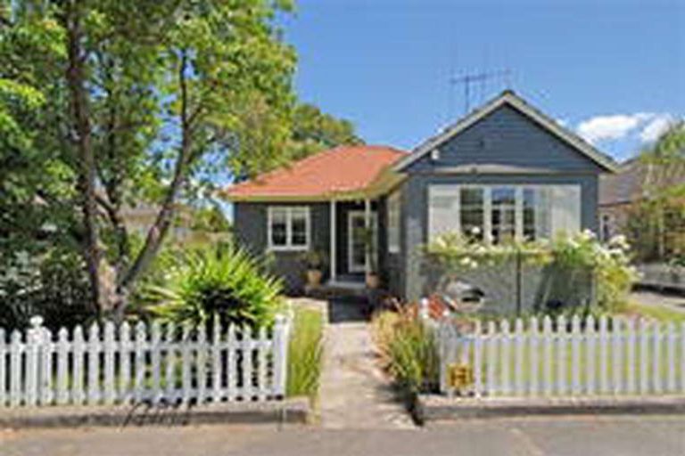 Photo of property in 4 Valley Terrace, Hamilton Central, Hamilton, 3204