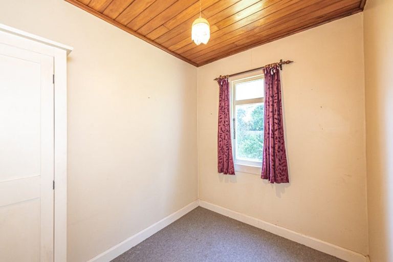 Photo of property in 10 Cavell Place, Gonville, Whanganui, 4501