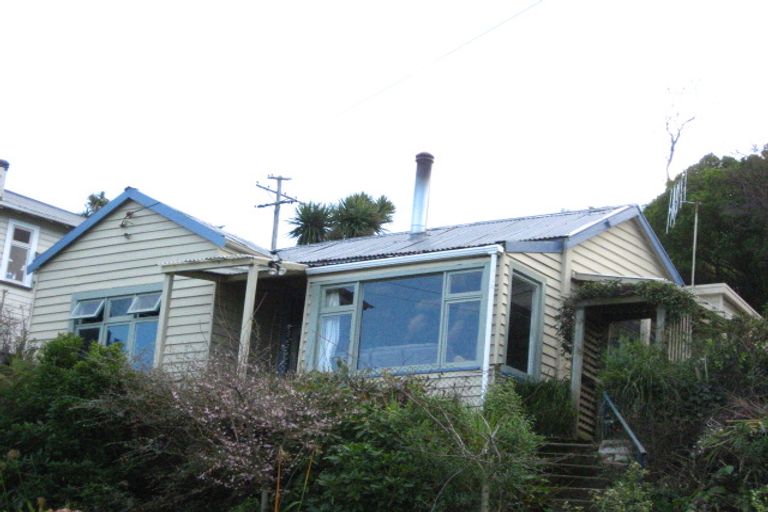 Photo of property in 17 Adderley Terrace, Ravensbourne, Dunedin, 9022